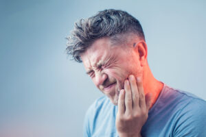 man in creve coeur mo with tooth pain